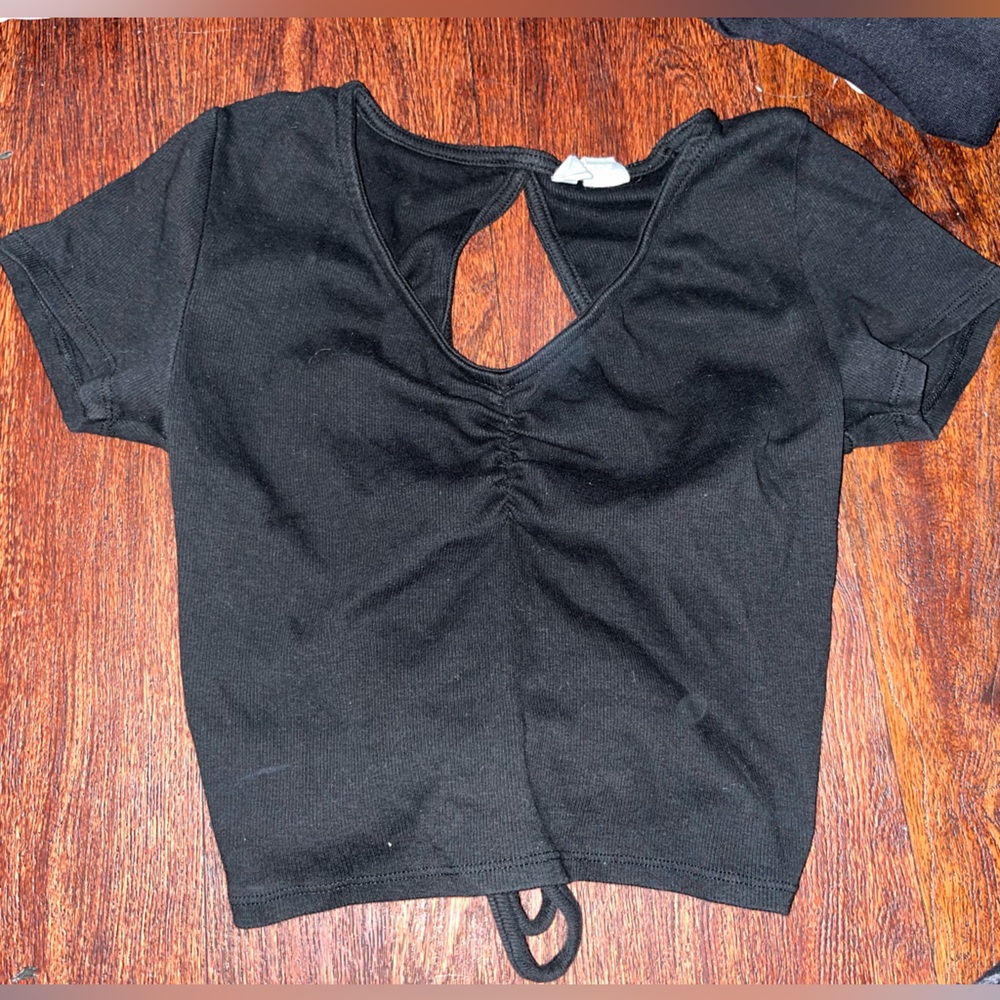 Tilly’s Black Short Sleeve Open Back Top